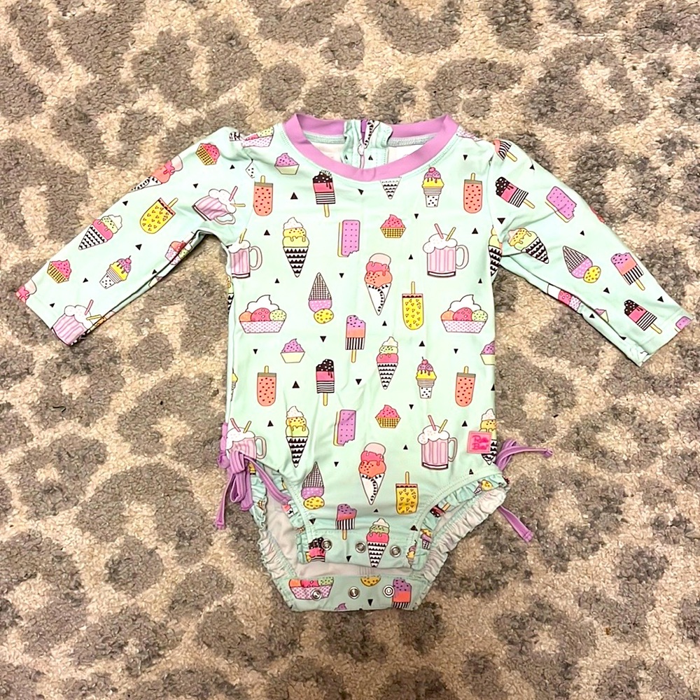Rufflebutts Rashguard